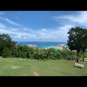 Meet your Posher, Kenadi